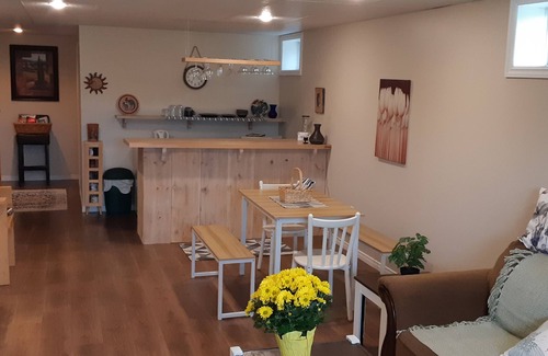 Blooming Point Apartment | Blooming Beach Suite Retreat. 5 minutes to the beach, close to PEI National Park