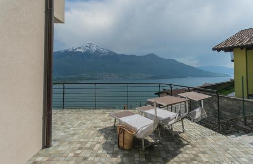 Aurogna Apartment | Blooms by the Lake by Rent All Como