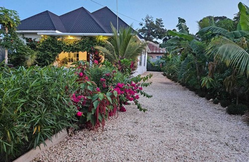 Tunguu House | Blossom House Zanzibar