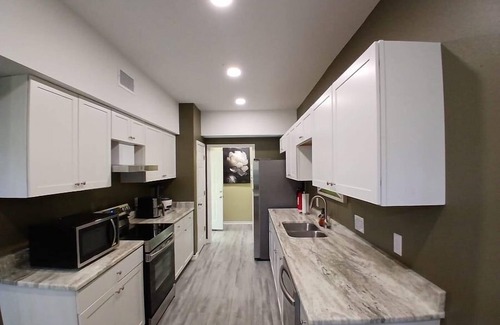 Nacogdoches Apartment | Blue 202, 2 mins to SFA apt center NAC city, 2br2baths3beds+sofa-bed