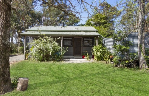 Bilpin House | BLUE APPLE LODGE - a fabulous mountain holiday escape! SPECIALS ON NOW !