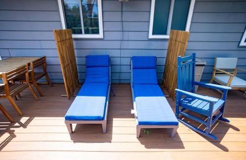 Maryland Heights House | Blue Boho Music and Meme House Four Bedroom Home with Arcade near Westport Plaza