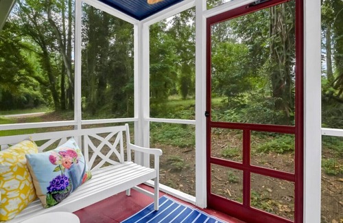 Lexington House | Blue Bungalow | 2BR 1BA | Lexington