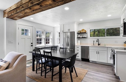 Bloomington House | Blue Cottage at Bear Lake: Rustic Serene Retreat 10 miles to North Beach