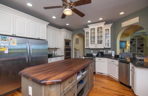 Edisto Island House | Blue Crab Basin | Marshfront Retreat with Private Tidal Dock | 3 Blocks to Beach Access