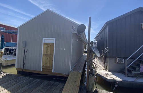 Venice Boat Rental | Blue crab house boat,Wi-Fi,Ice machine,sleeps 8,perfect place to fish