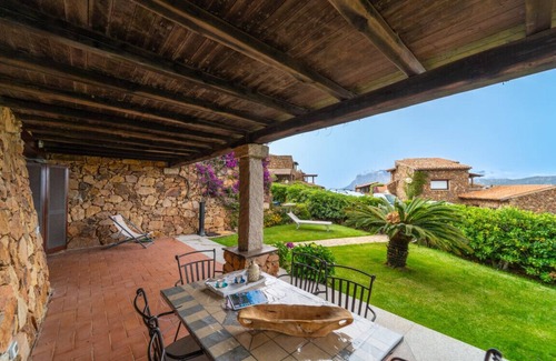 Capo Coda Cavallo Apartment | Blue Dawn: Panoramic Apartment Just Steps from the Sea