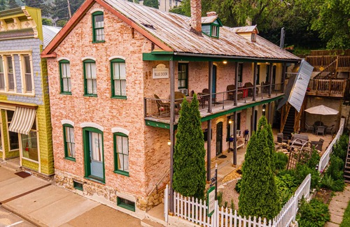 Alma Apartment | Blue Door Inn- Suite Two
