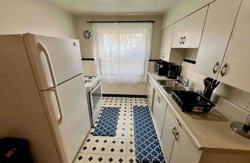 Westwood Apartment | Blue Elegance 1Bdrm Apt 15 Min to UC Medical