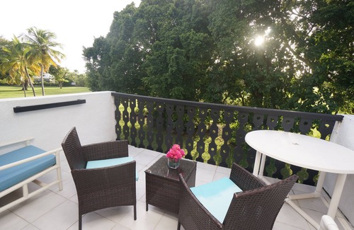 Rendezvous Condo | BLUE HAVEN 1- STUDIO CONDO near BEACHES W/POOL