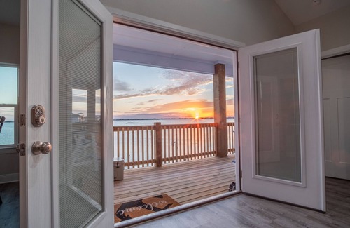 Rockport House | Blue Haven - Waterfront Home Heated Pool & Private Fishing Pier