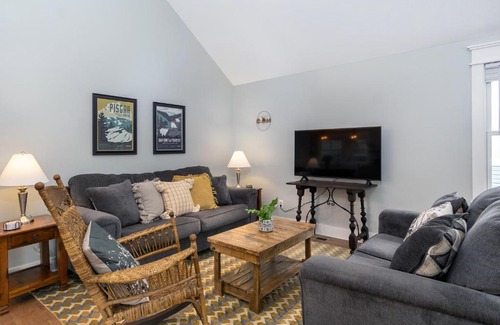 Black Mountain House | Blue Heron Bungalow 5 Min to Downtown Black Mtn