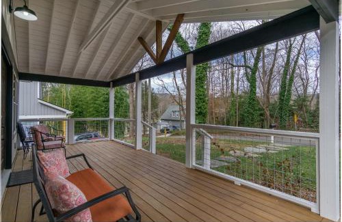 Black Mountain House | Blue Heron Bungalow 5 Min to Downtown Black Mtn