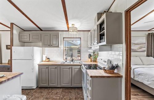 Uncertain House | Blue Heron Lakefront, Caddo Late