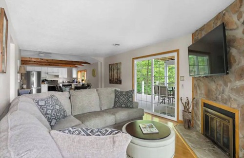 Valley Lee House | Blue Heron Retreat on the Water