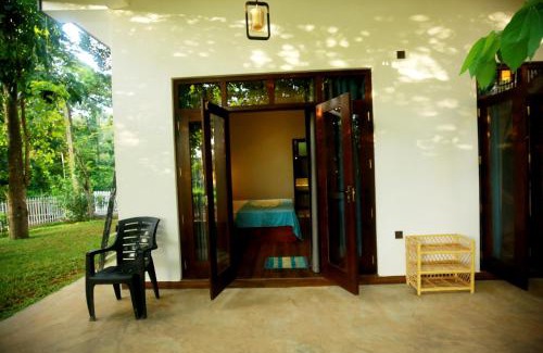 Dickwella Bed & Breakfast | Blue Heven Hiriketiya