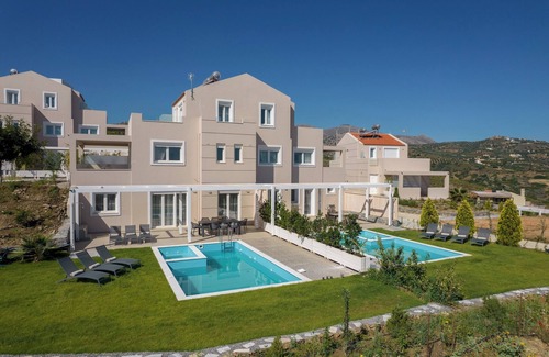 Lygaria Villa | Blue Hills Villas by Estia, Yellow 2