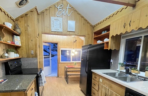 Evergreen House | BLUE HOUSE IN THE HEART OF EVERGREEN