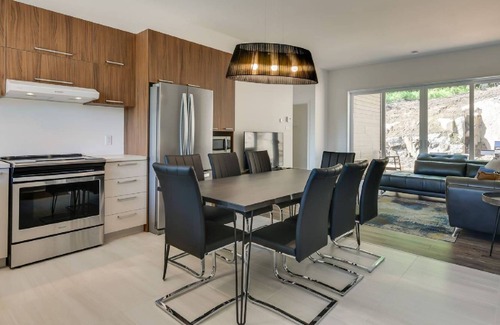 La Conception Ski Chalet | BLUE LILY - 4 bedrooms - sleeps 8