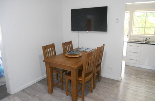 Port Vincent Apartment | Blue Line Unit 3 - Great location! Close to all amenities! Off Peak Special!