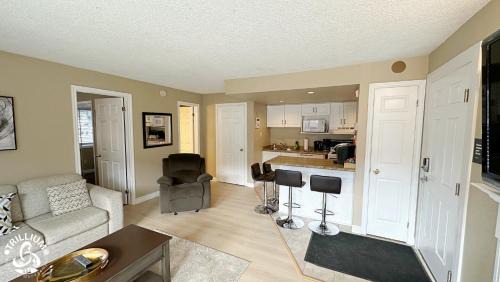 Craigleith House | Blue Mtn 1 Bedroom with Mountain View