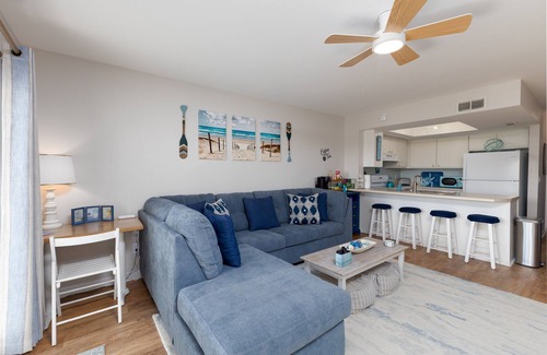 Surf City Condo | Blue Oar- Beach, Pool, and Sun in Surf City!