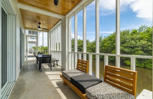 San Pedro Villa | Blue Oasis and Pool Club at Mahogany Bay