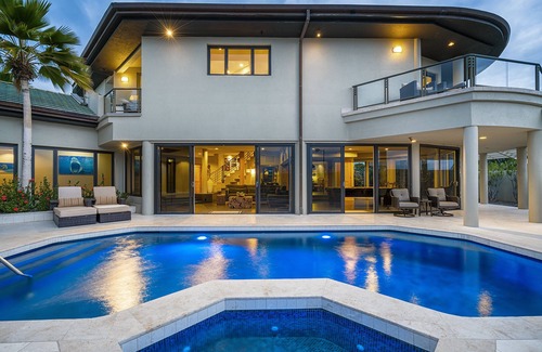 Kamuela House | ★ Blue Oasis - Spacious 5 bdr estate w/heated pool & spa on the Kona Coast