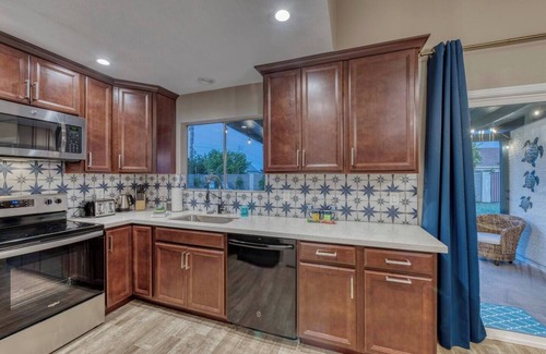 Tempe House | Blue Oasis with Private Heated Pool at NO COST