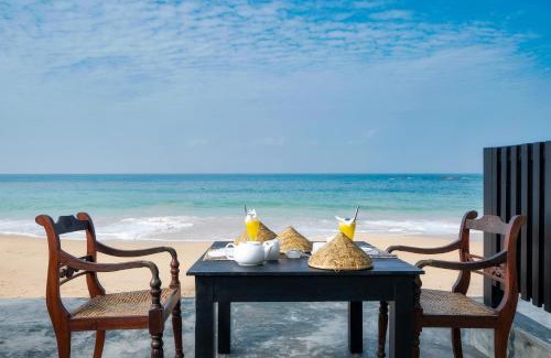 Hikkaduwa Villa | Blue Parrot Beach Villa