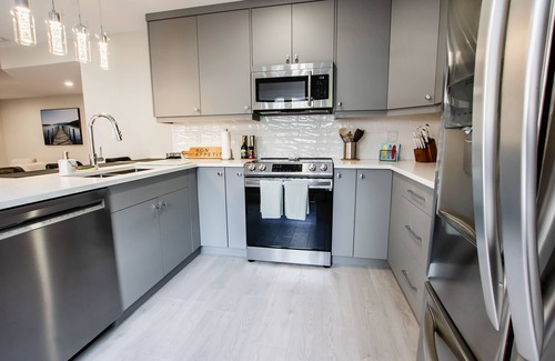 Grand Bend House | *Blue Pearl Beach House* in Grand Bend nLower Unit