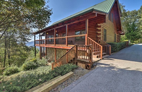Sylva Cabin | Blue Ridge Mtns Cabin w/Hot Tub, Grill & Views!