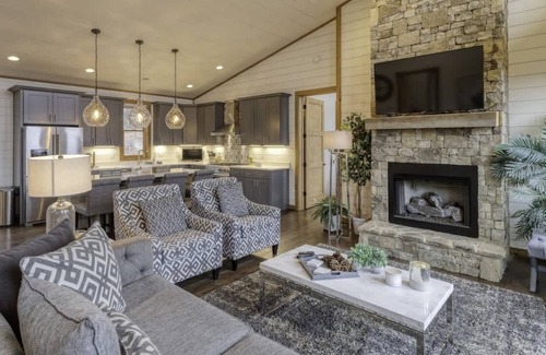 Mineral Bluff Cabin | Blue Ridge - Pool - Hot Tub - Views