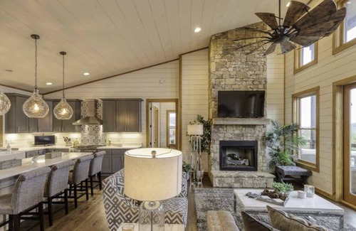 Mineral Bluff Cabin | Blue Ridge - Pool - Hot Tub - Views