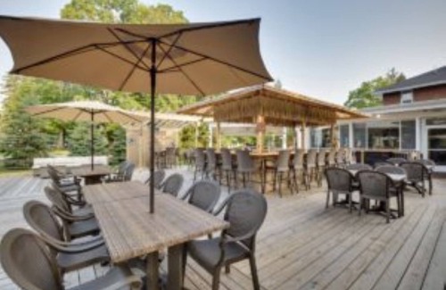 Central Lake Hotel | Blue Room for 2 at The Blue Pelican Inn