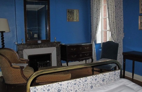 Bez-et-Esparon Bed & Breakfast | BLUE ROOM IN CHATEAUX MASSAL