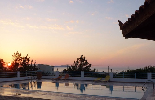 Agkisaras Apartment | Blue sea apartment. Pool and sea view .