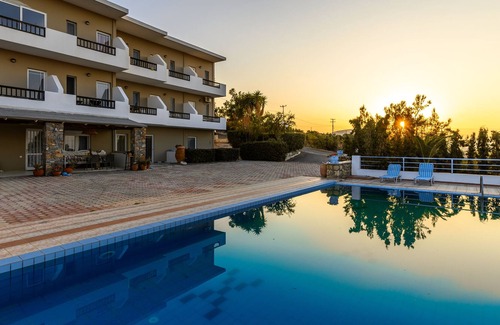 Agkisaras Apartment | Blue sea apartment. Pool and sea view .