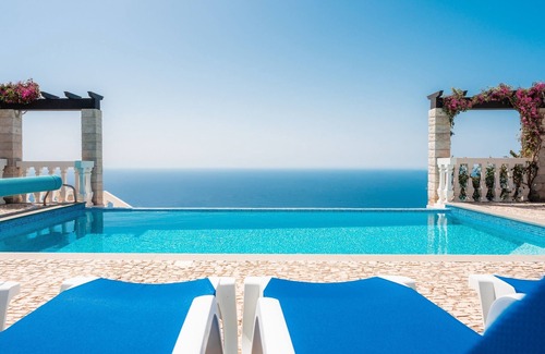 Calheta Villa | Blue Sea Villa. Private Heated Pool. Magnificent Ocean view. Quiet. Garden. AC