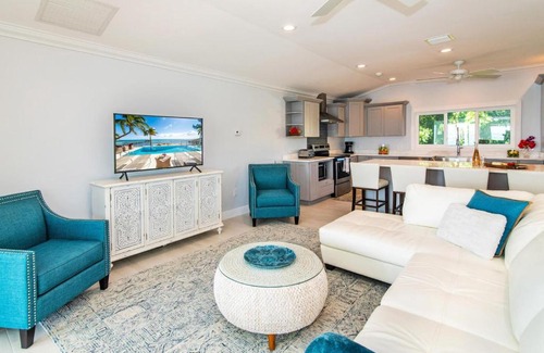 East End House | Blue Serenity by Grand Cayman Villas & Condos