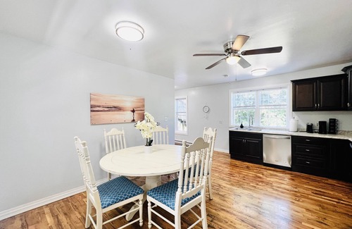 Dalbys House | Blue Skies Hideaway First Floor - Just 5 miles away from downtown Cape Charles