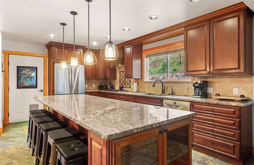 Breckenridge Heights House | Blue Sky Lodge - Spacious 5BR Lodge