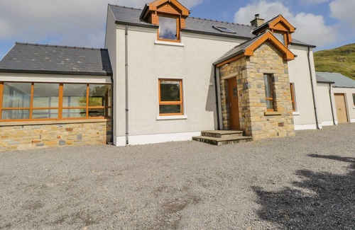 Letterbarrow Cottage | BLUE STACK HOUSE, family friendly in Donegal Town, County Donegal