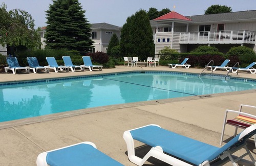 Douglas Condo | Blue Star 11 Saugatuck/Douglas condo w/ pool; 2 min to town, 5 min to beach