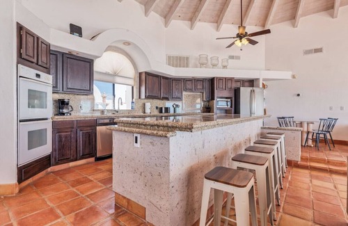 Las Conchas House | Blue Water Beach House 5BR Beachfront