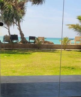 Hikkaduwa Villa | Blue Wave Beach Villa by Aaryan Group