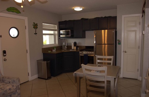 Clearwater Beach Hotel | Blue Wave Suites: Make Waves in Clearwater Beach