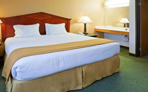 Eagan Hotel | Blue Way Inn Eagan Extended Stay