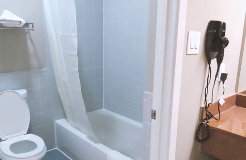 Greater Greenspoint Hotel | Blue Way Inn & Suites By Jasper Houston
