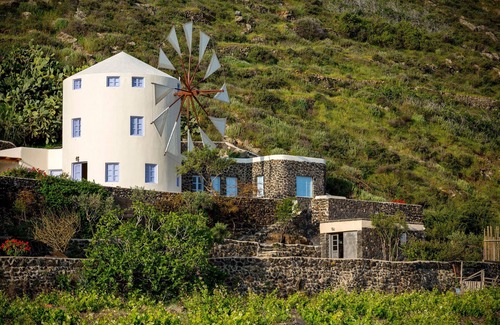 Imerovigli Villa | Blue Windmill Santorini luxury villa with private pool and sea view